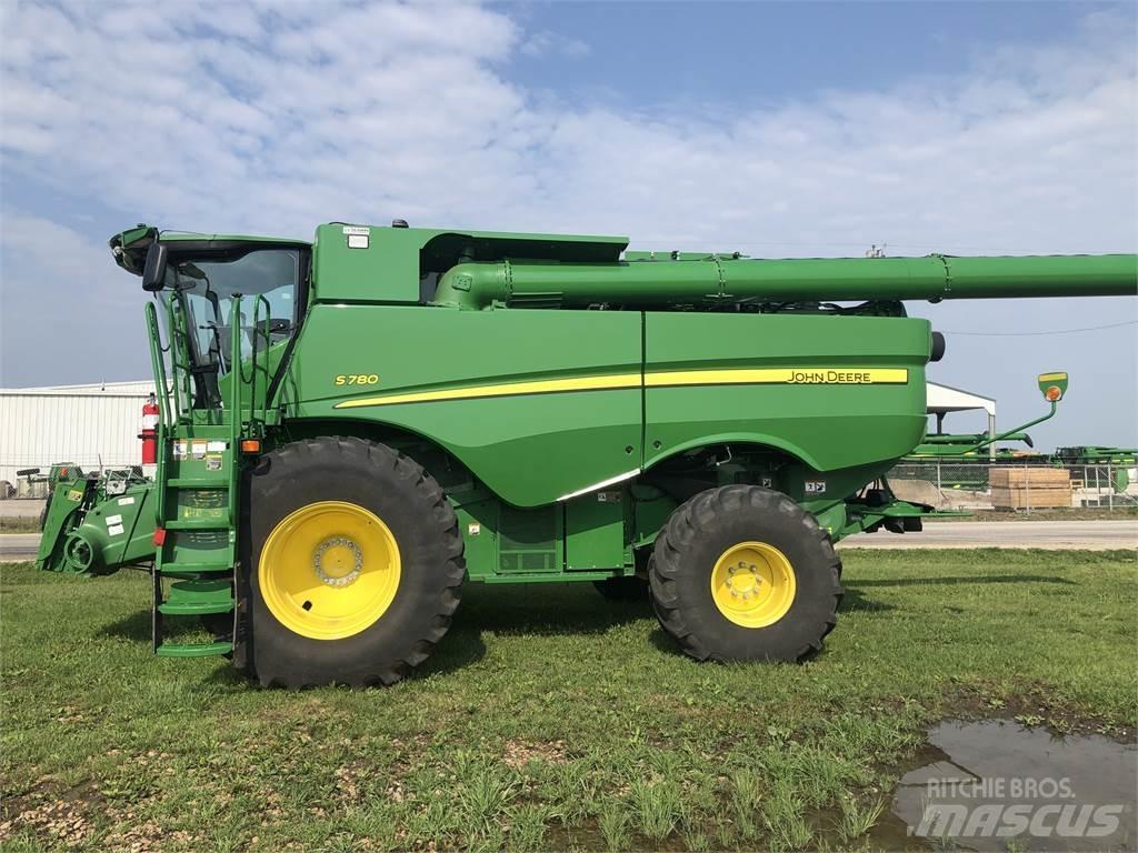John Deere S780 Combine harvesters