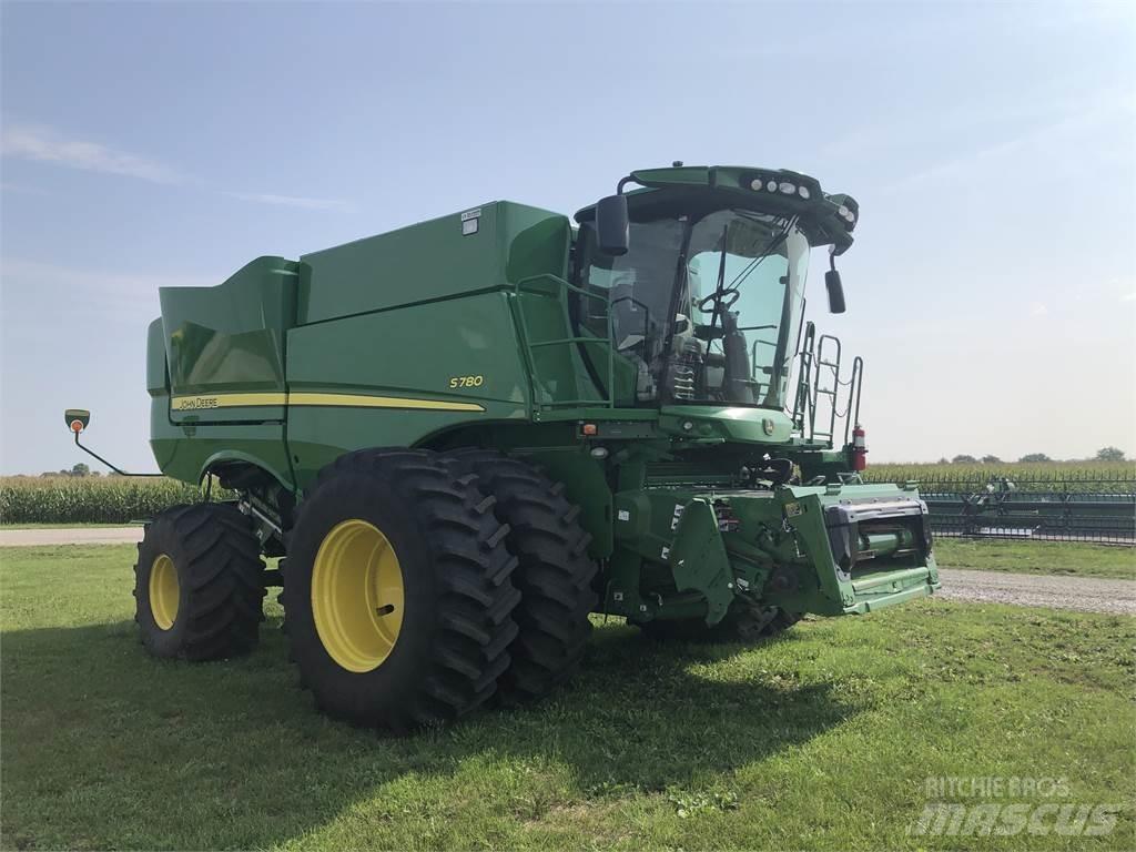 John Deere S780 Combine harvesters