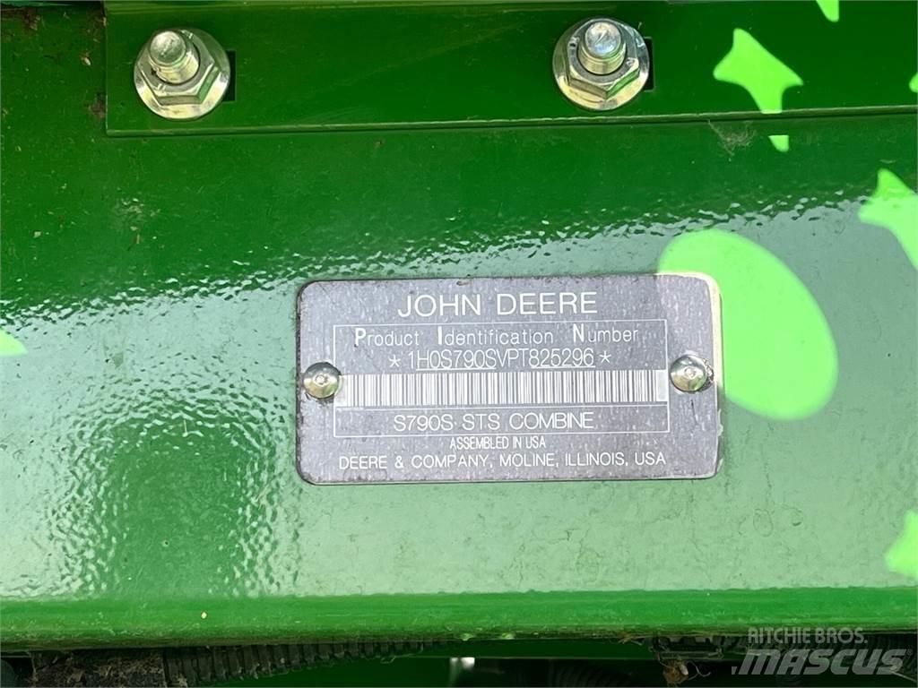 John Deere S790 Combine harvesters