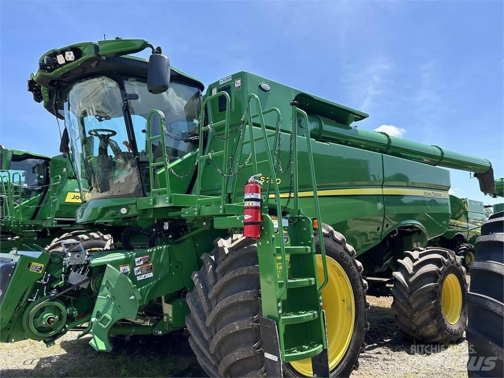 John Deere S790 Combine harvesters