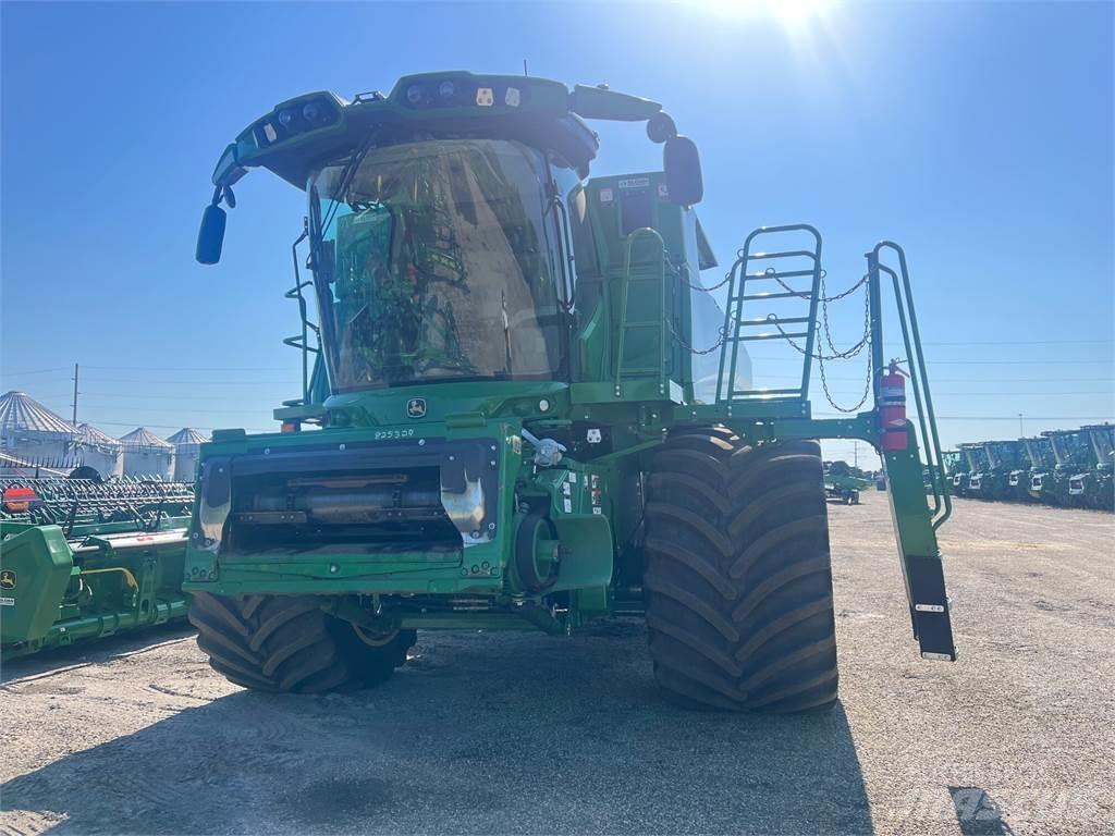 John Deere S790 Combine harvesters