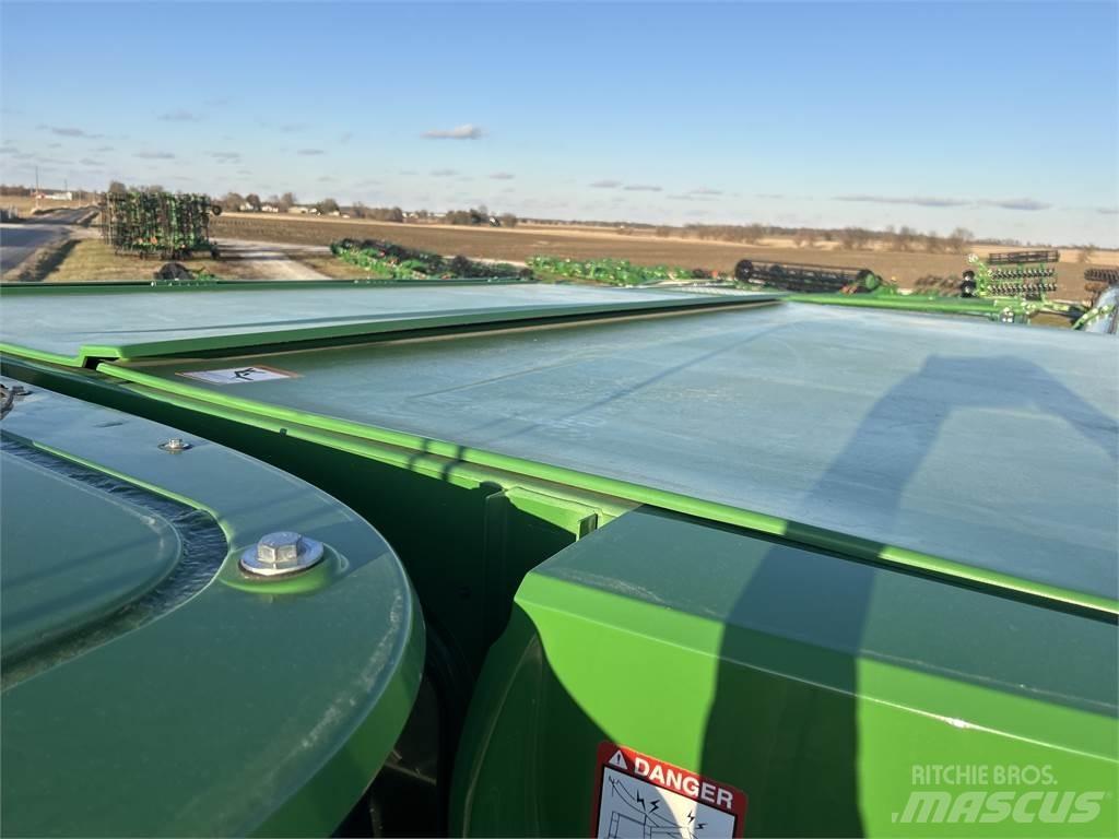 John Deere S790 Combine harvesters