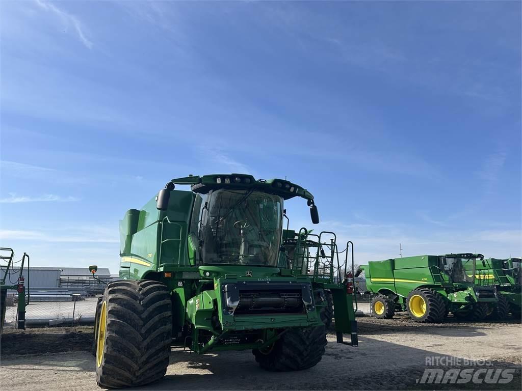 John Deere S790 Combine harvesters