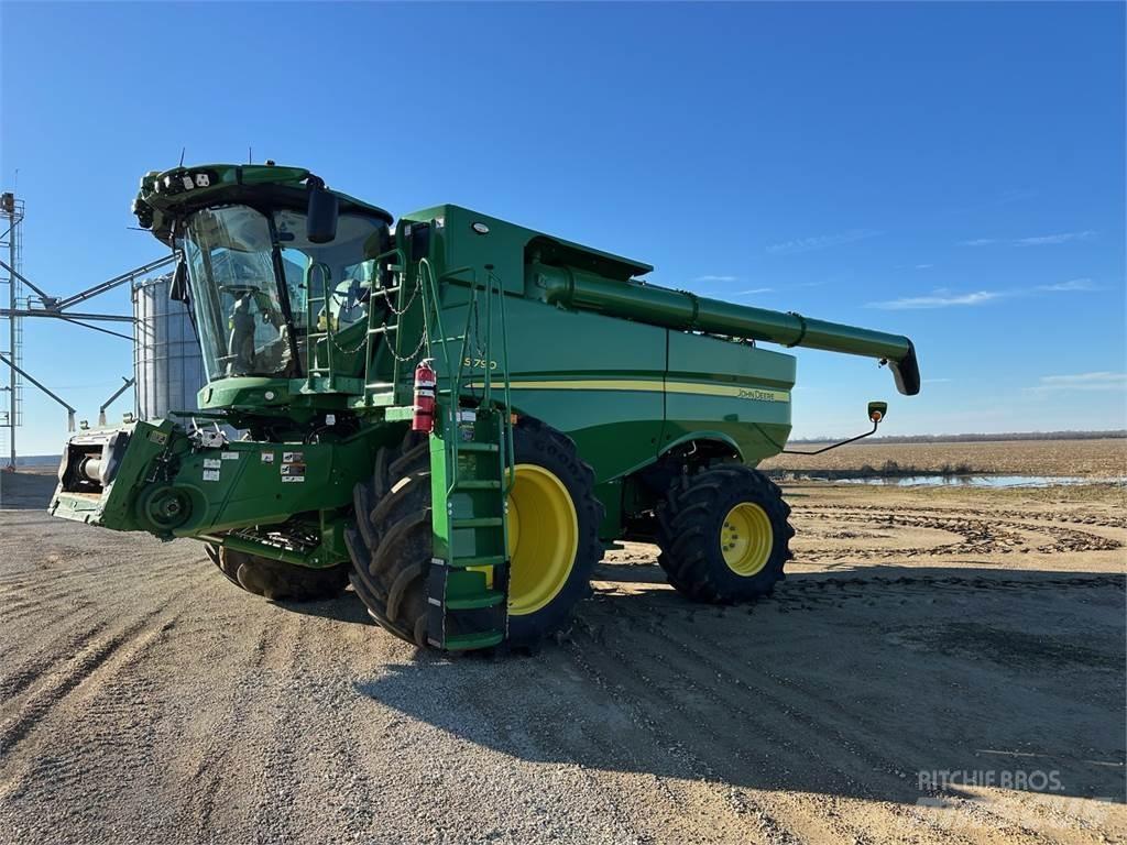 John Deere S790 Combine harvesters