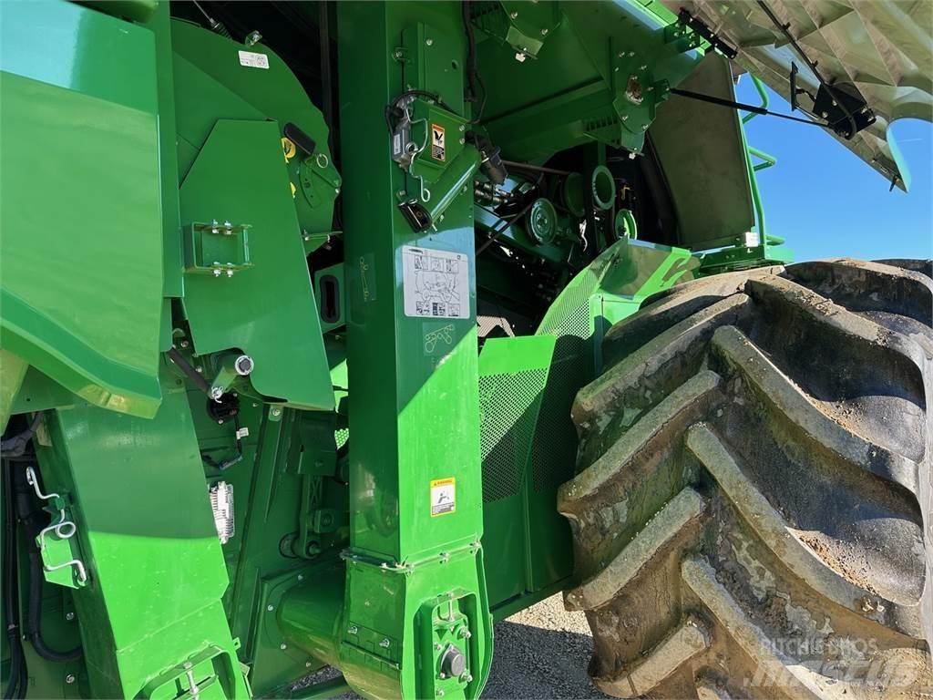 John Deere S790 Combine harvesters