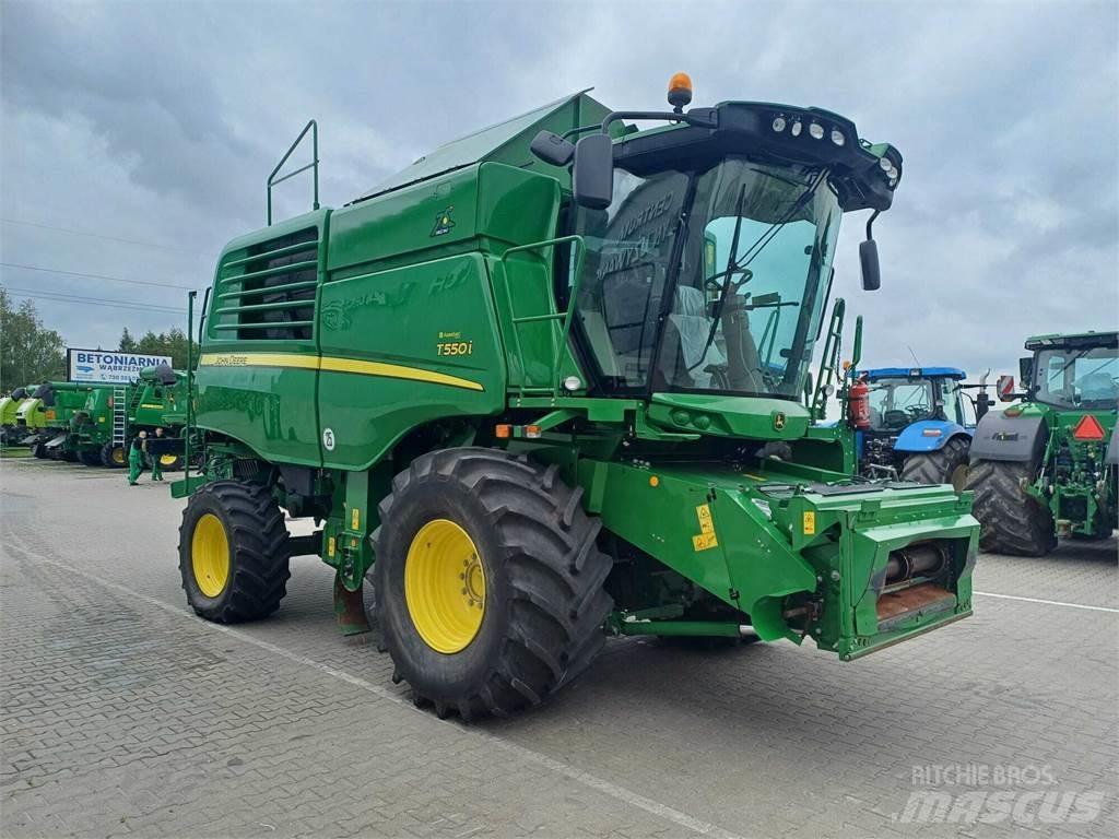 John Deere T550 Combine harvesters