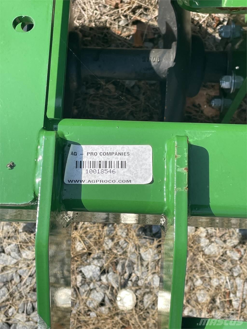 John Deere TM Disc harrows