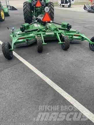 John Deere TS10 Bale shredders, cutters and unrollers