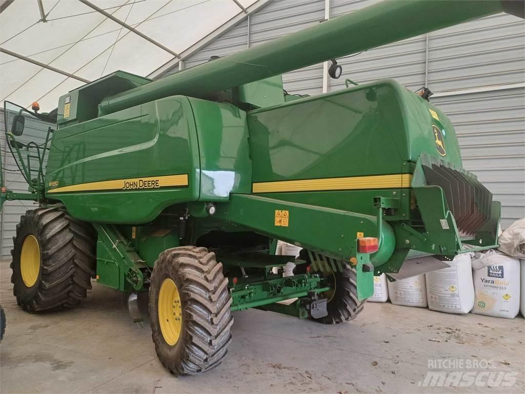 John Deere W650 Combine harvesters