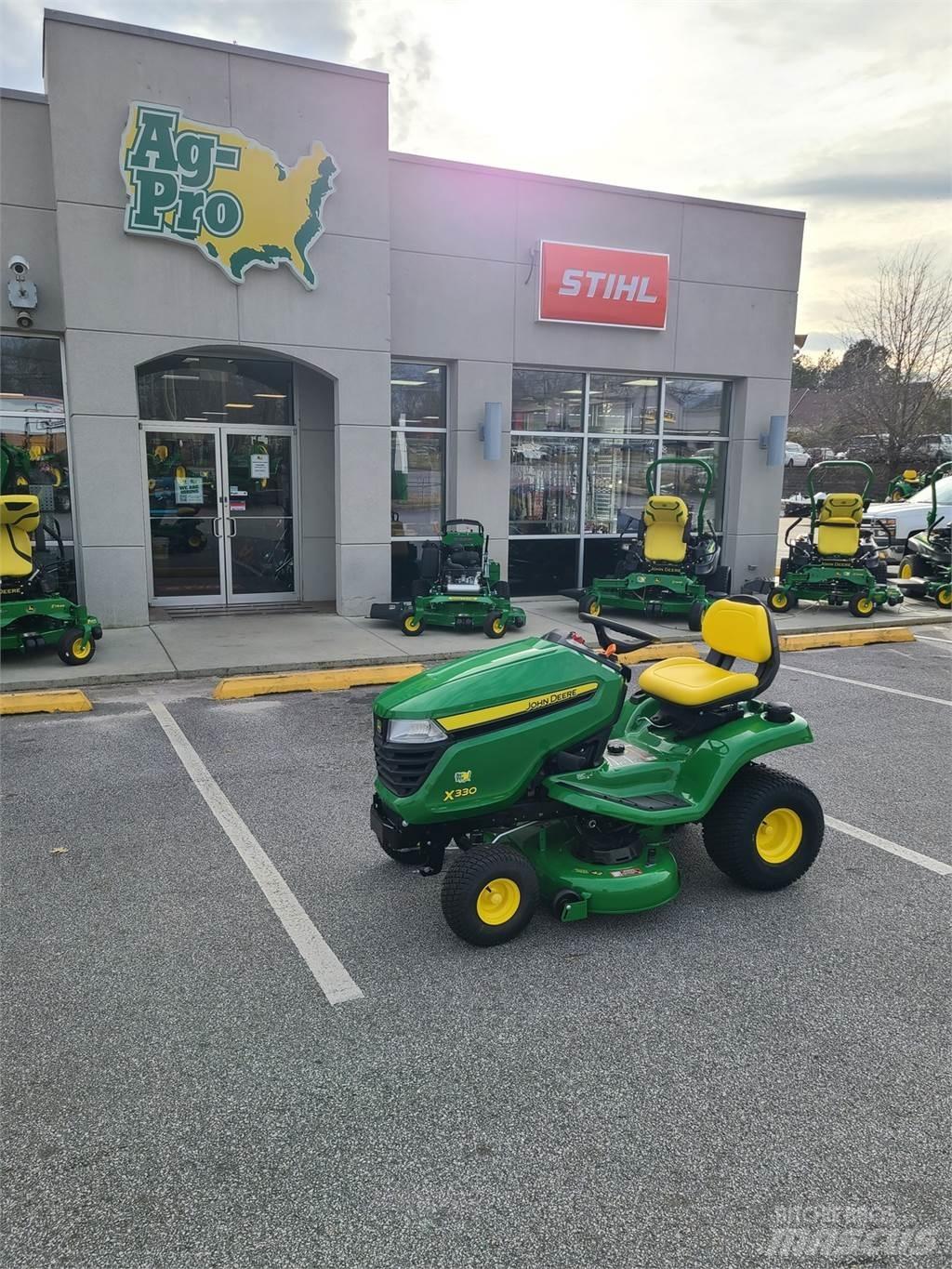 John Deere X330 Compact tractors
