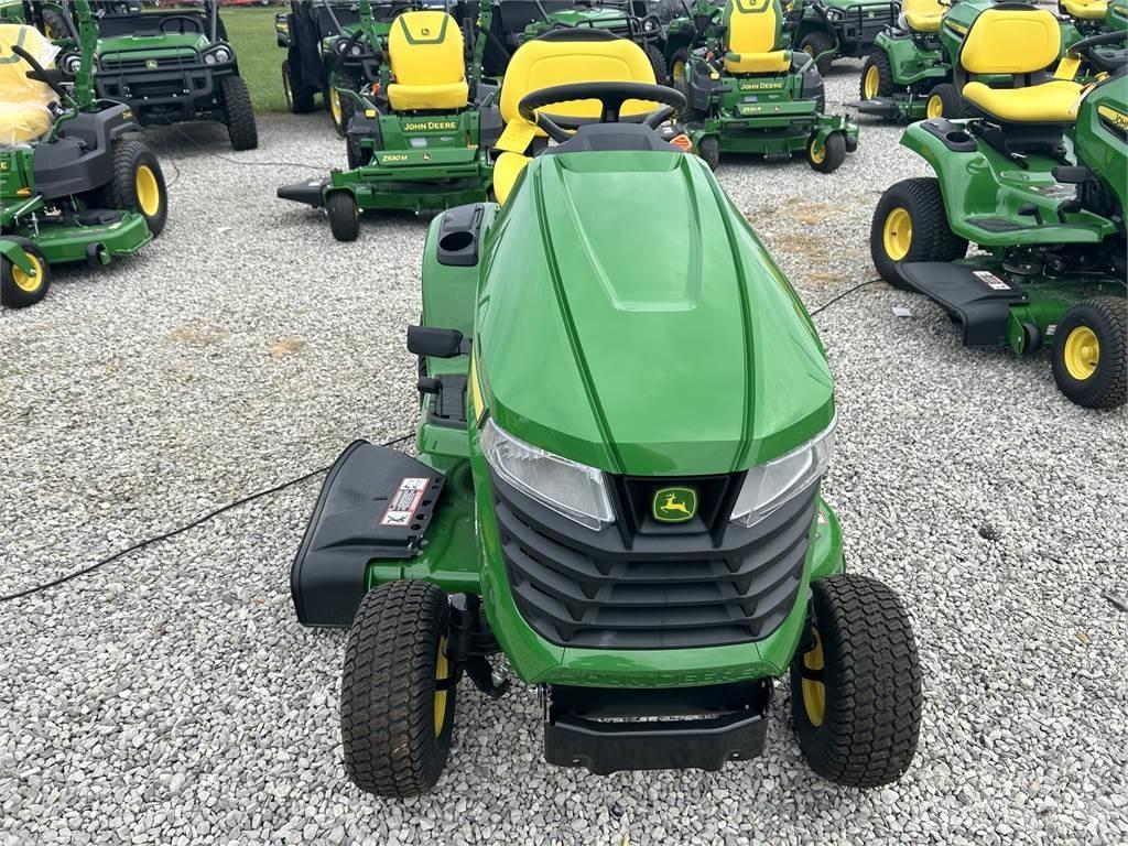 John Deere X330 Compact tractors