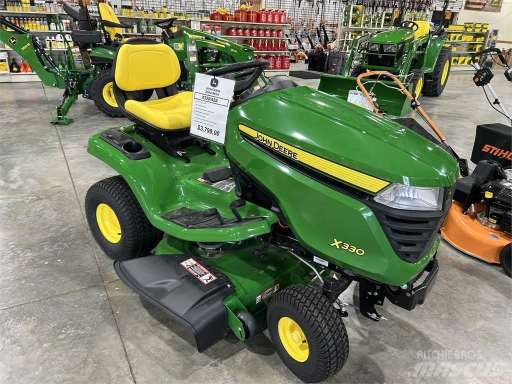 John Deere X330 Compact tractors
