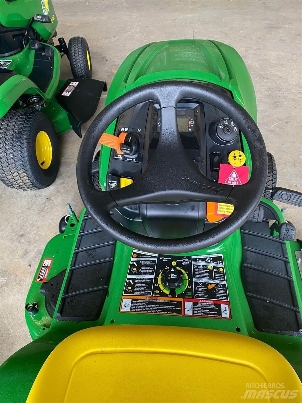 John Deere X330 Compact tractors