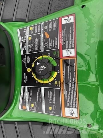 John Deere X370 Compact tractors