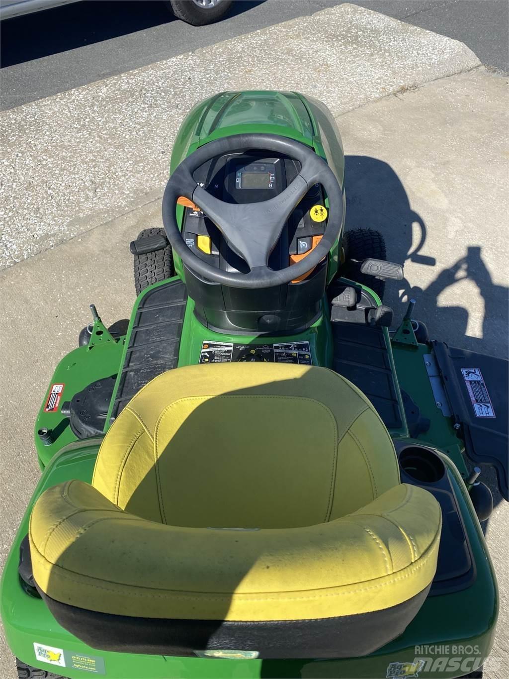 John Deere X380 Compact tractors