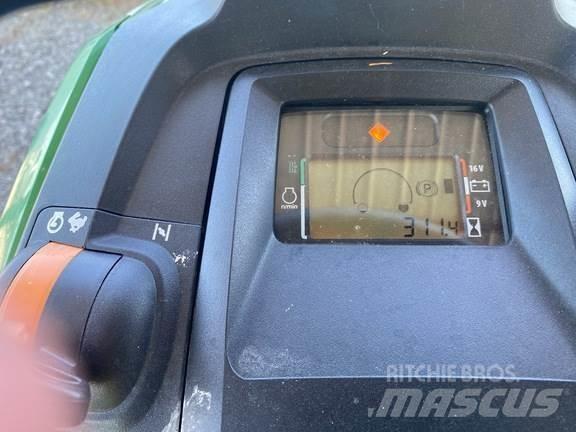 John Deere X380 Compact tractors