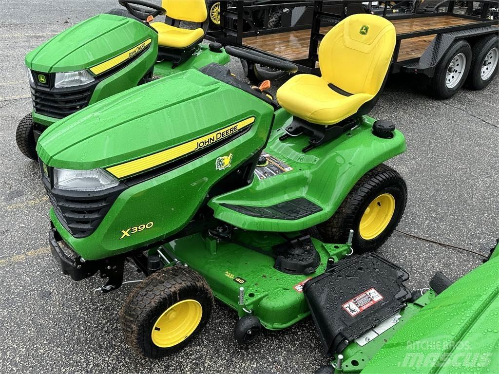 John Deere X390 Compact tractors