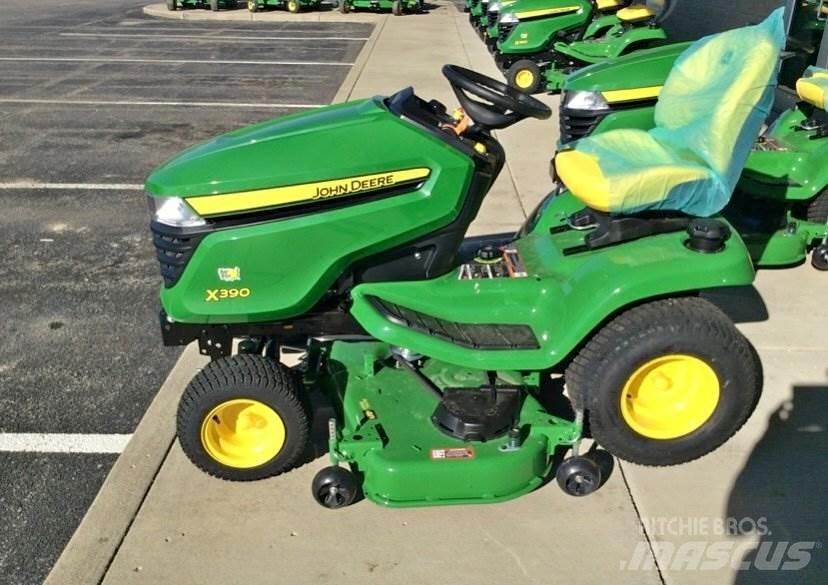 John Deere X390 Compact tractors