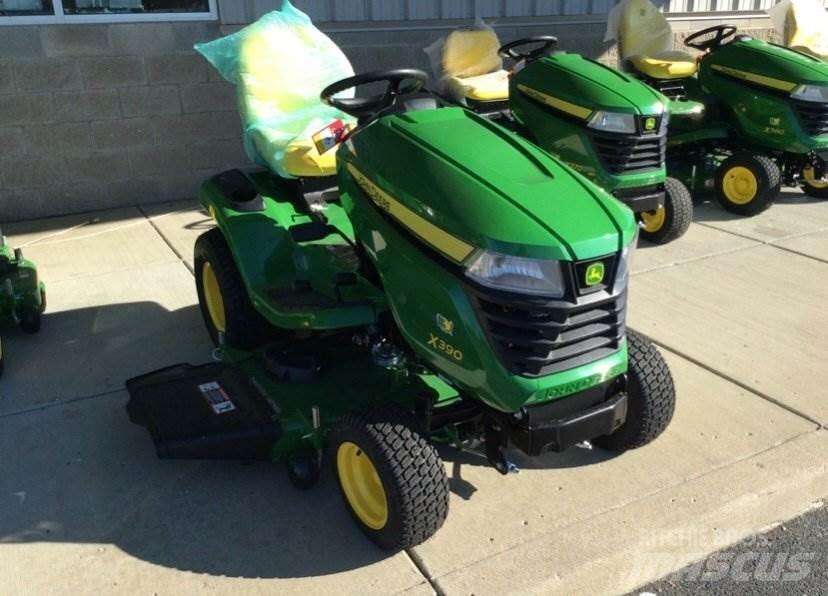 John Deere X390 Compact tractors