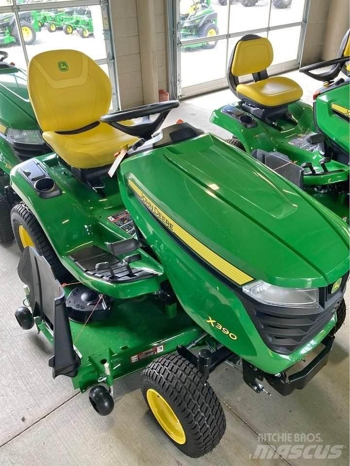 John Deere X390 Compact tractors