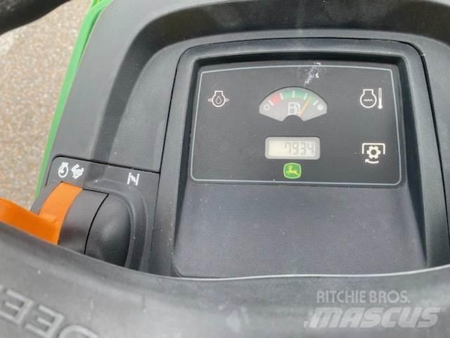 John Deere X540 Compact tractors