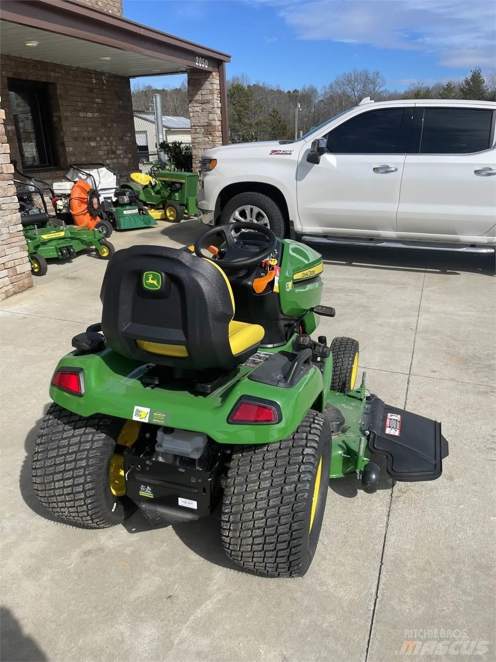 John Deere X570 Compact tractors