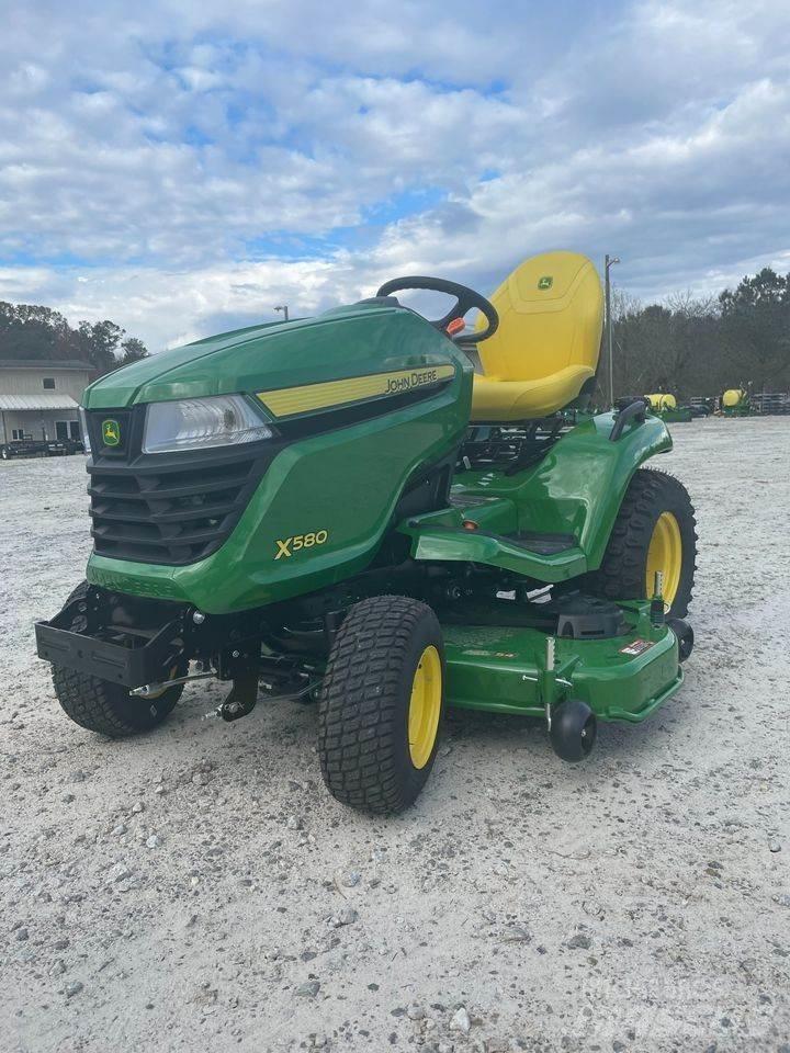 John Deere X580 Compact tractors