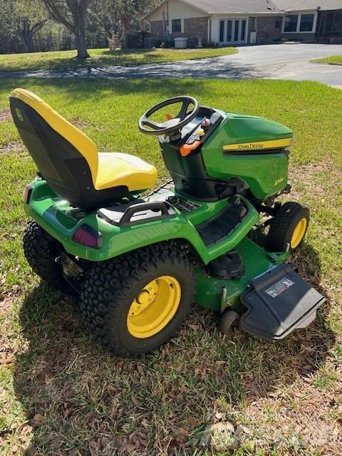 John Deere X580 Compact tractors