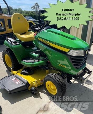 John Deere X580 Compact tractors