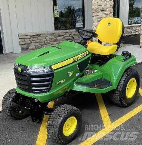 John Deere X730 Compact tractors