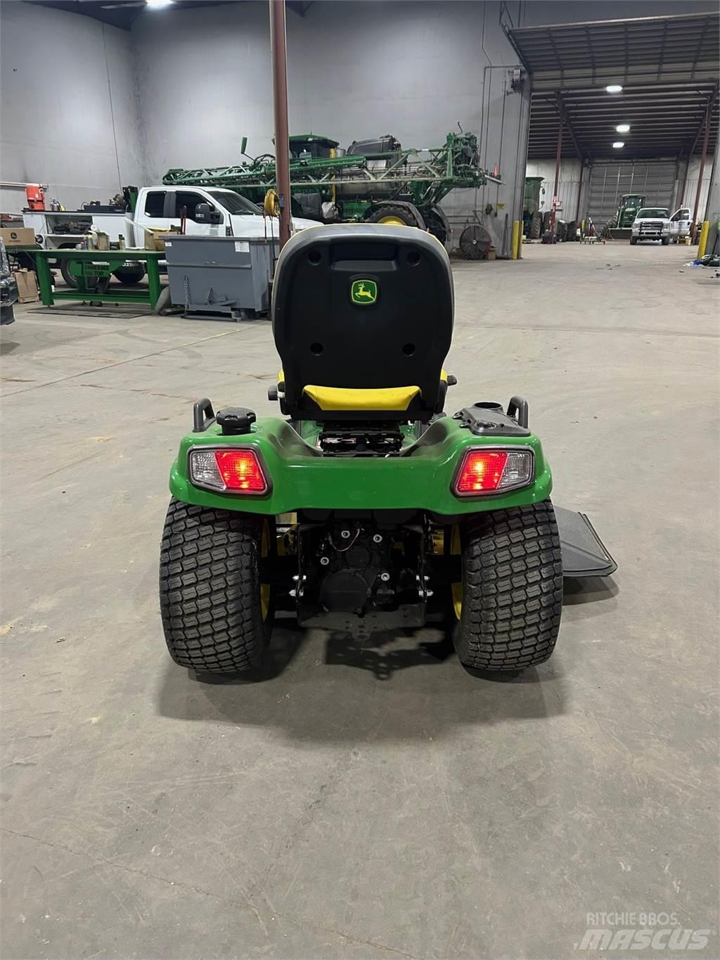 John Deere X730 Compact tractors