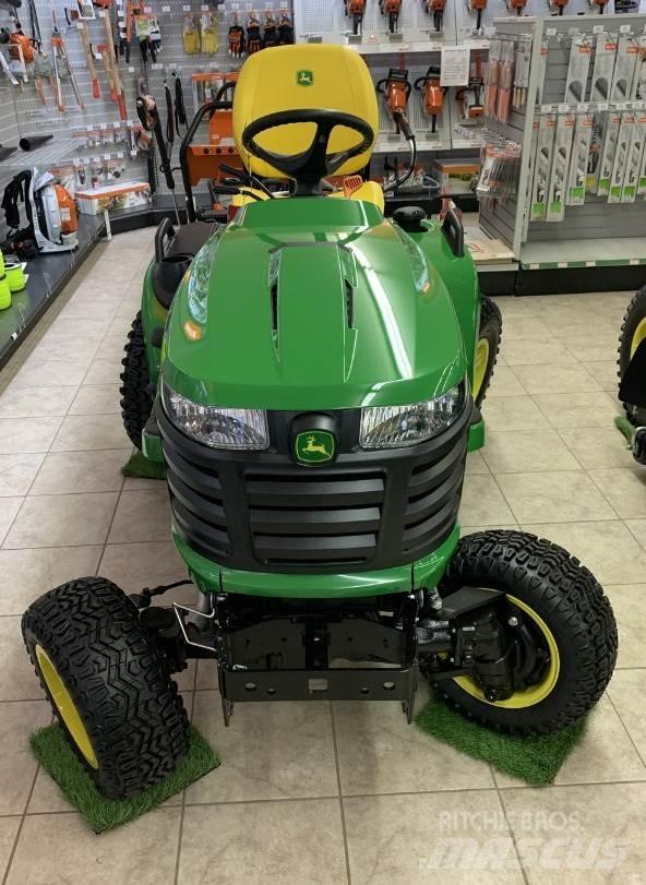 John Deere X739 Compact tractors