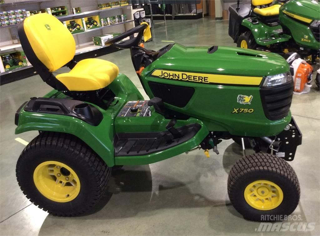 John Deere X750 Compact tractors