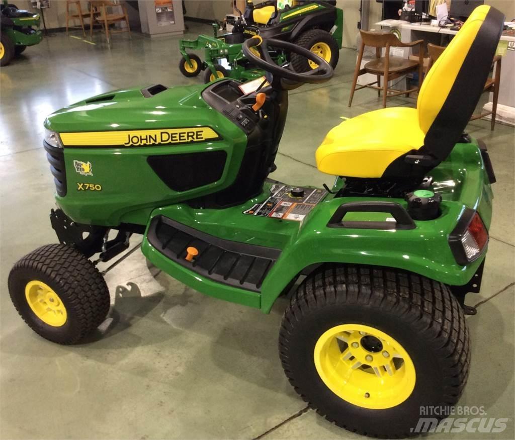 John Deere X750 Compact tractors