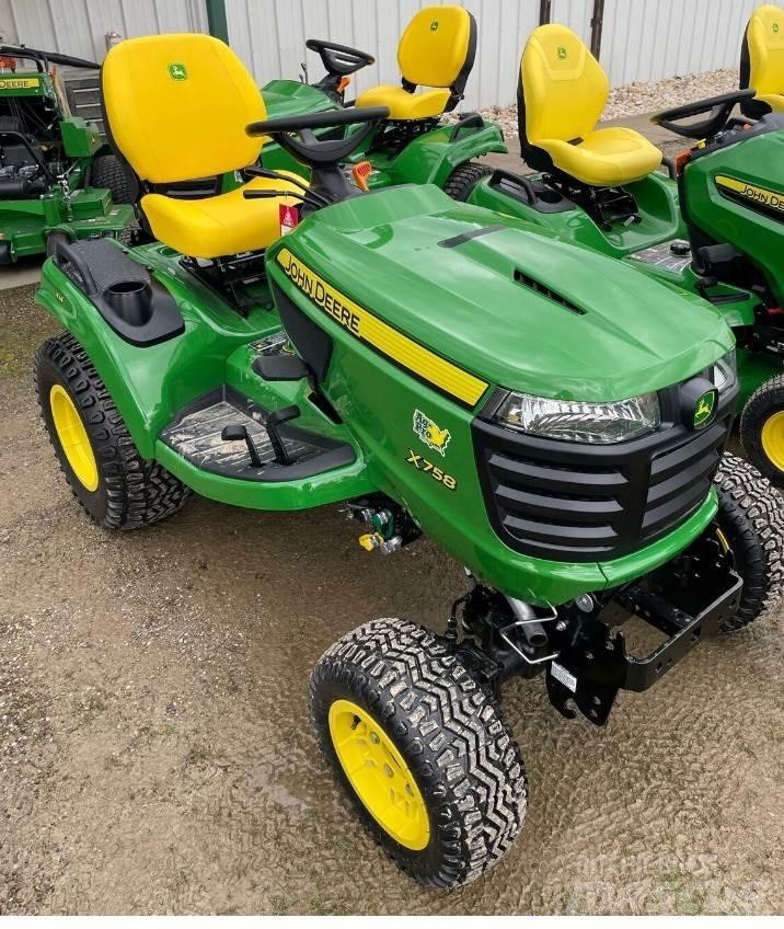 John Deere X758 Compact tractors