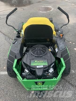 John Deere z320r Zero turn mowers
