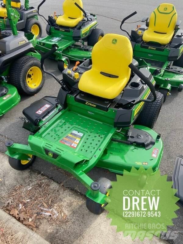 John Deere Z325E Zero turn mowers