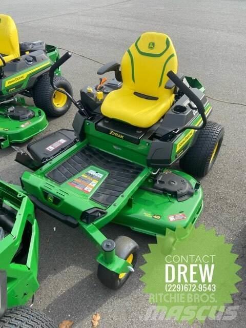 John Deere Z330R Zero turn mowers