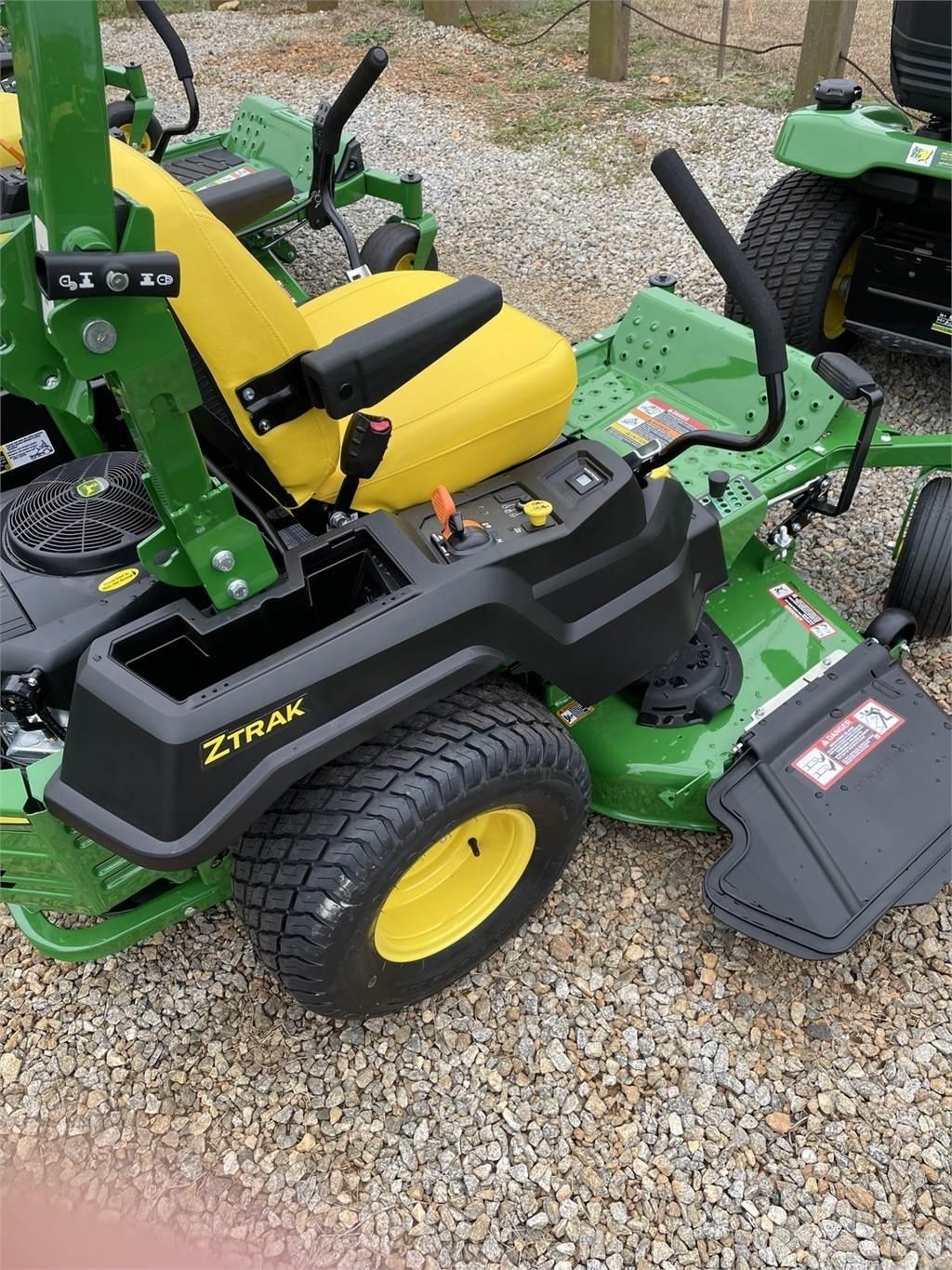 John Deere Z515E Zero turn mowers
