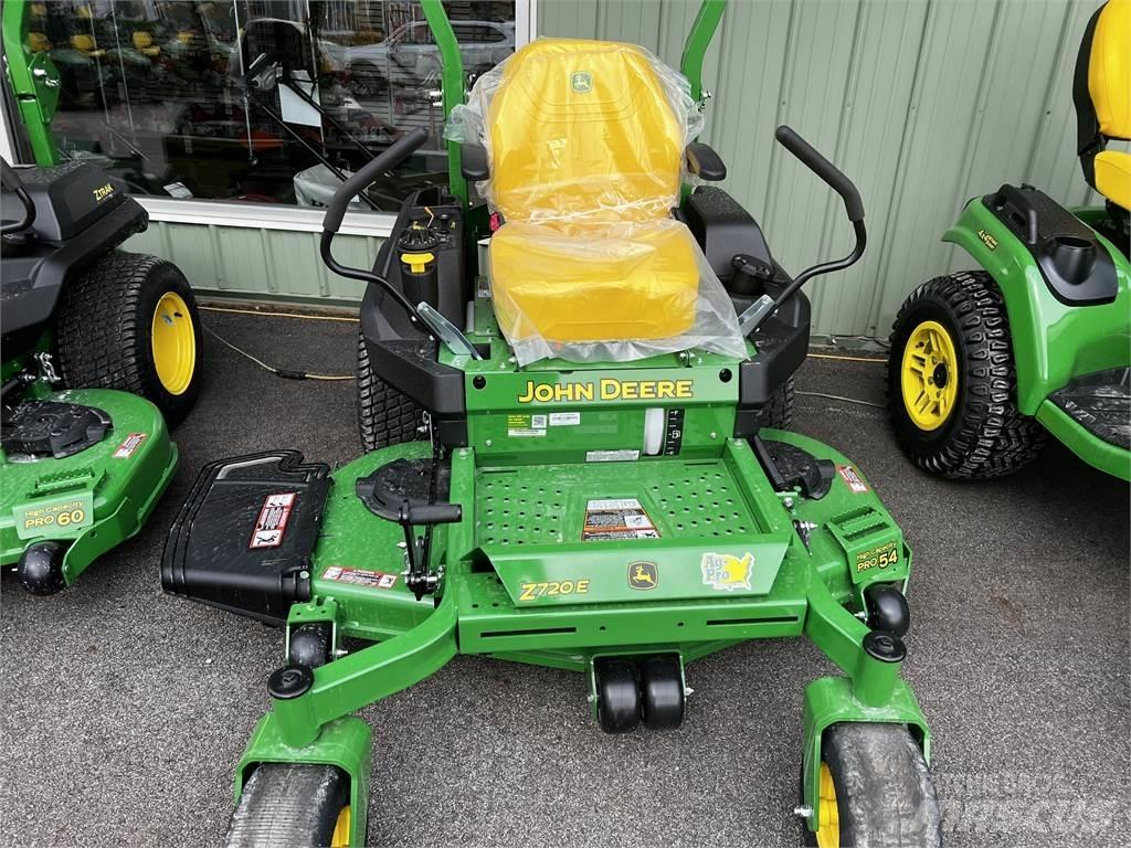 John Deere Z720E Zero turn mowers