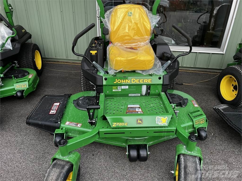 John Deere Z720E Zero turn mowers