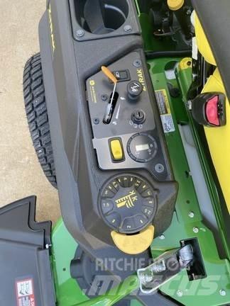 John Deere Z760R Zero turn mowers
