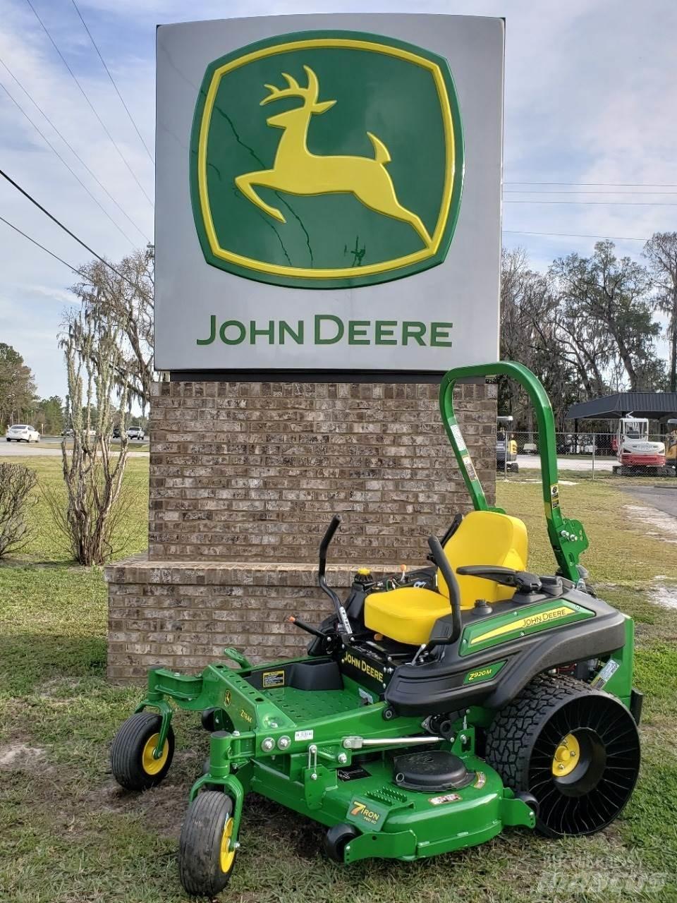John Deere Z920M Zero turn mowers