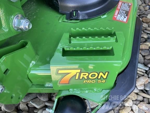 John Deere Z920M Zero turn mowers