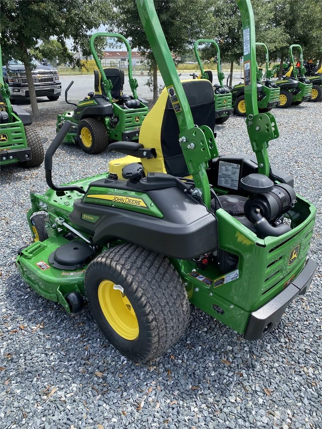John Deere Z920M Zero turn mowers