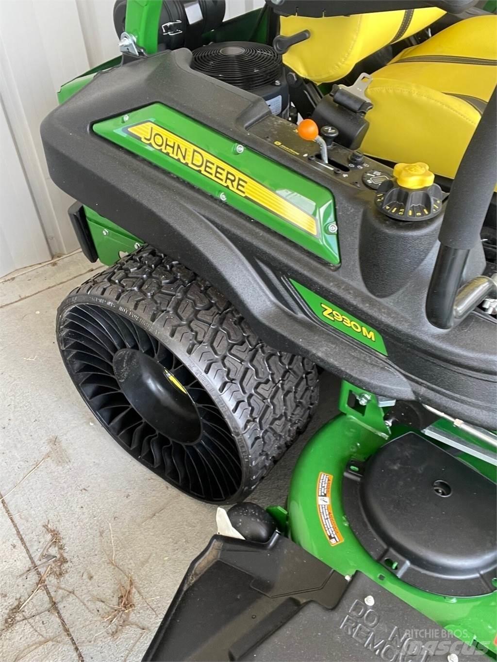 John Deere Z930M Zero turn mowers