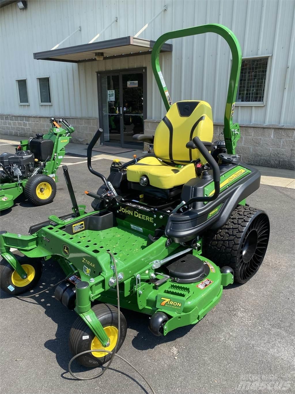 John Deere Z950M Zero turn mowers