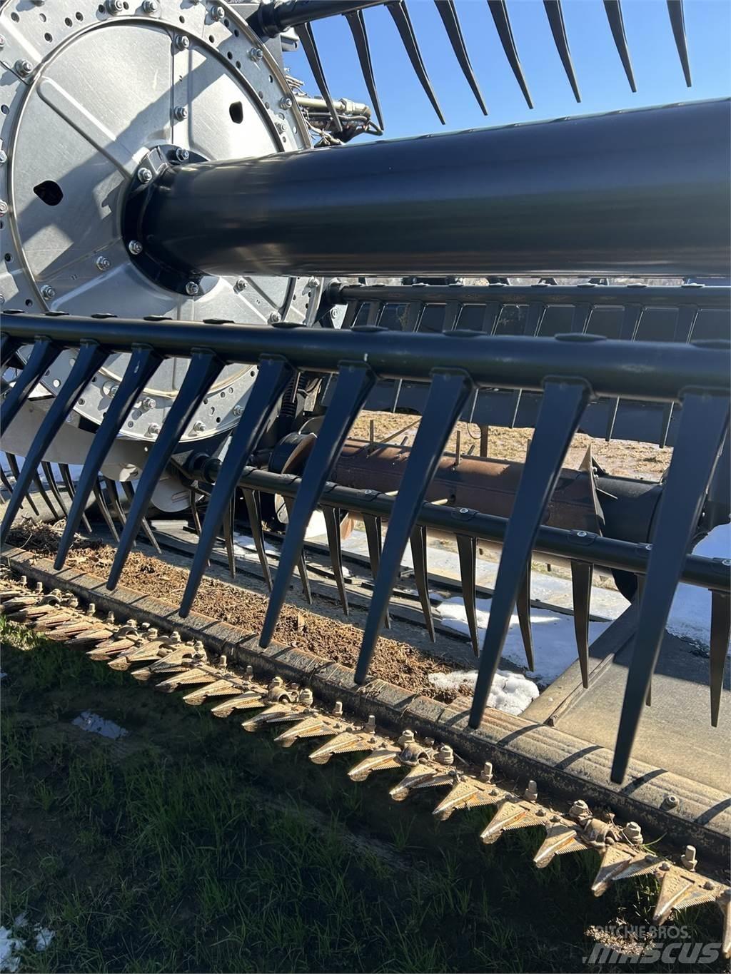 MacDon FD240 Combine harvester accessories