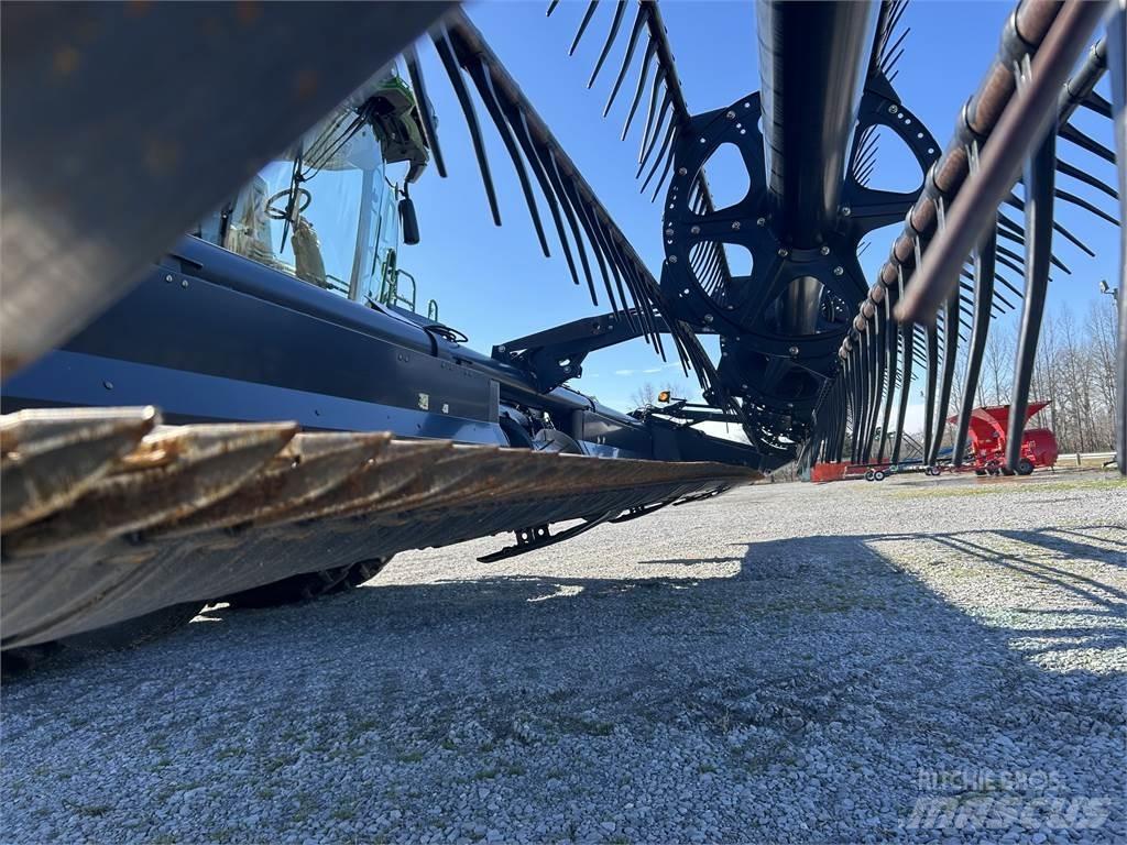 MacDon FD75 Combine harvester accessories