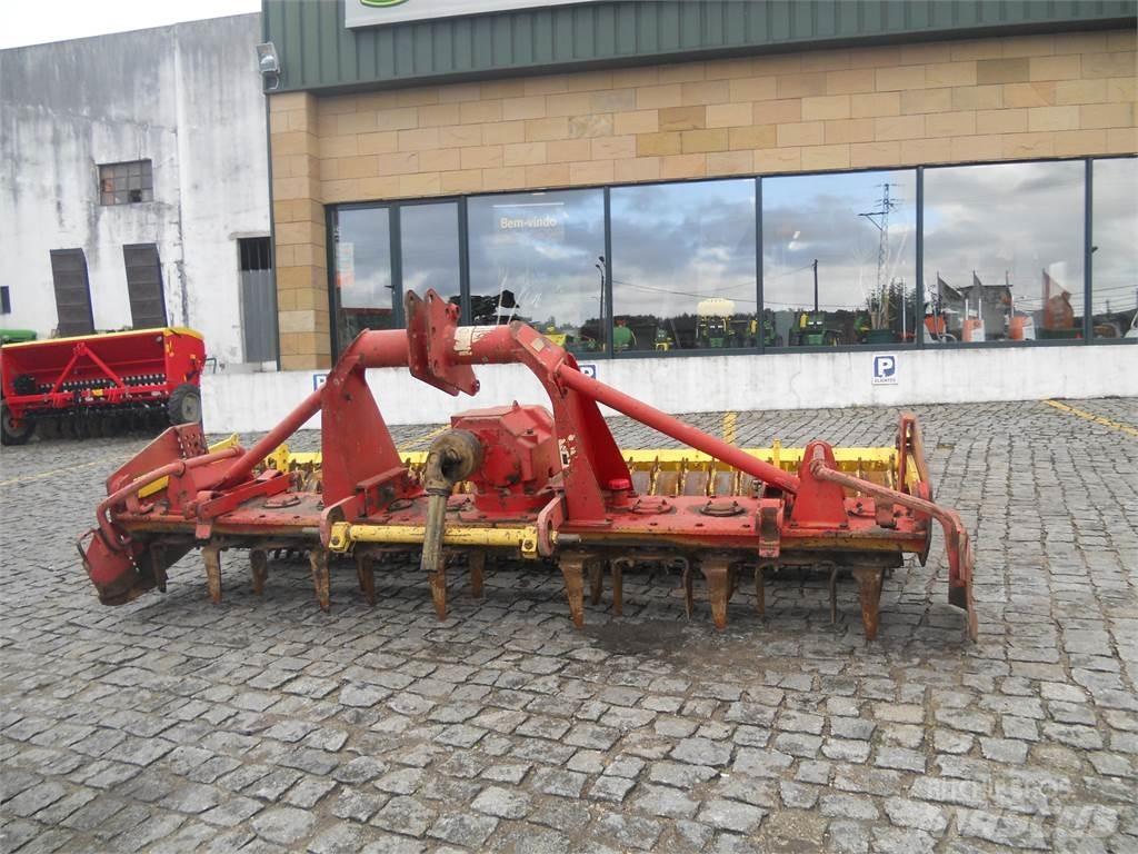Pöttinger 3000 Harrows